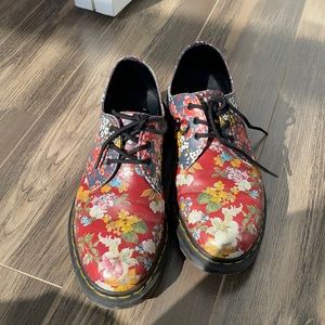 Dr. Martens floral low oxford sneaker boots